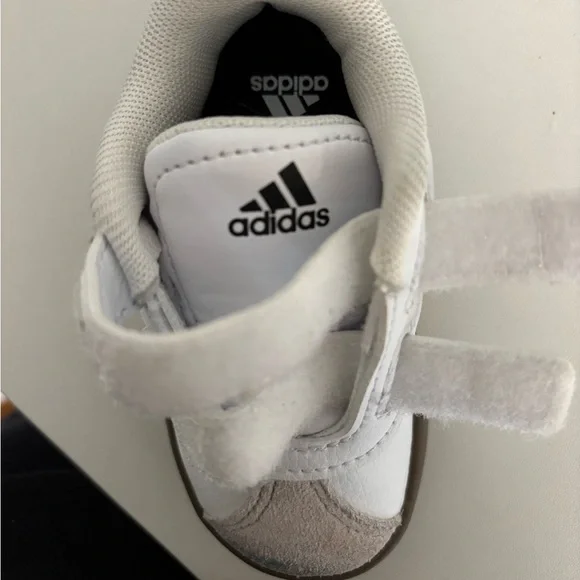 Adidas infant shoes with velcro straps - Picture 7 of 8